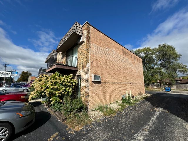 2936 Bernice Road, Lansing, IL 60438