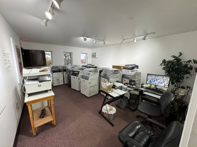 2936 Bernice Road, Lansing, IL 60438