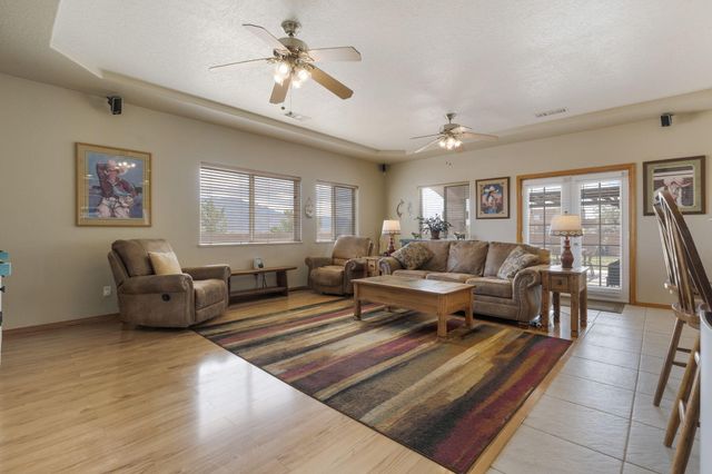 6908 Chapingo Road NE, Rio Rancho, NM 87144