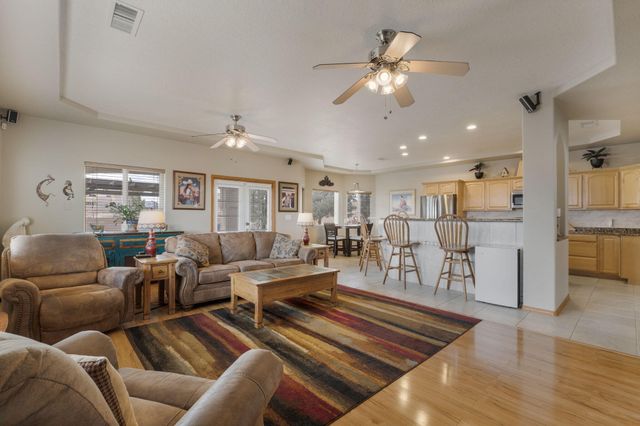 6908 Chapingo Road NE, Rio Rancho, NM 87144