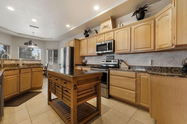 6908 Chapingo Road NE, Rio Rancho, NM 87144