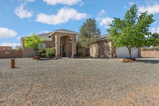 6908 Chapingo Road NE, Rio Rancho, NM 87144