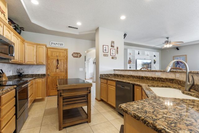 6908 Chapingo Road NE, Rio Rancho, NM 87144