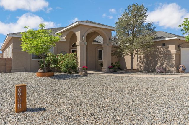 6908 Chapingo Road NE, Rio Rancho, NM 87144