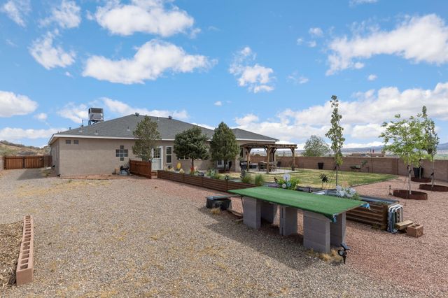6908 Chapingo Road NE, Rio Rancho, NM 87144