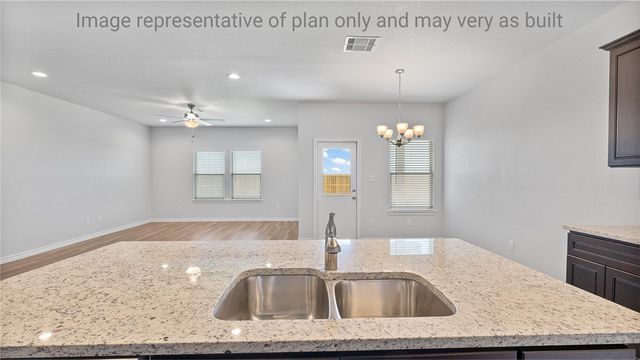 107 Emerald St, Portland, TX 78374