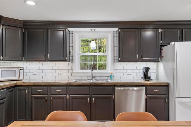 106 Eugene St, Leominster, MA 01453