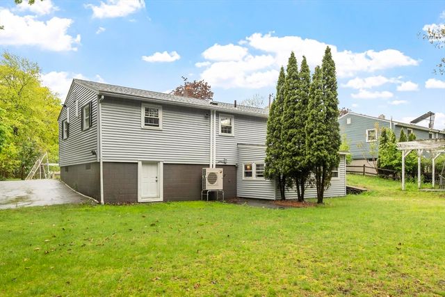 106 Eugene St, Leominster, MA 01453