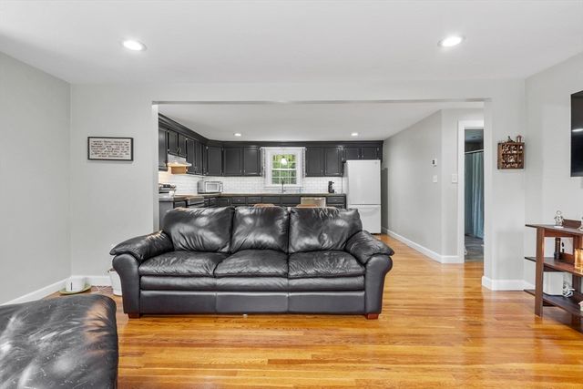 106 Eugene St, Leominster, MA 01453
