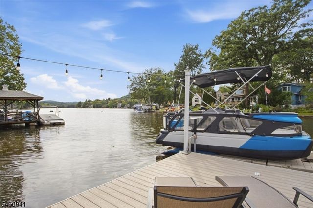 55 N Shore Rd, Denville Twp., NJ 07834