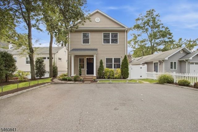 55 N Shore Rd, Denville Twp., NJ 07834