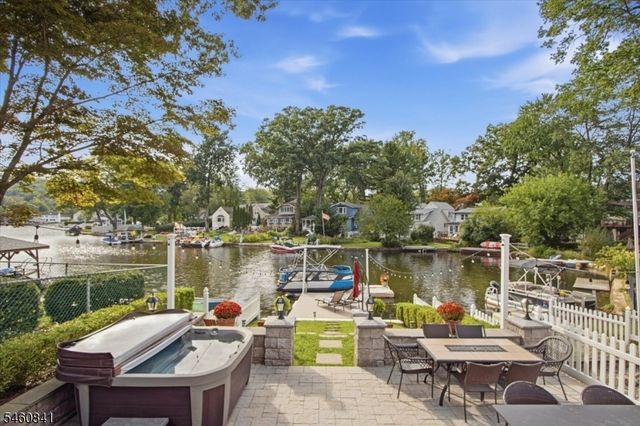55 N Shore Rd, Denville Twp., NJ 07834