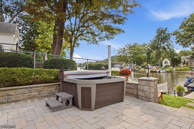 55 N Shore Rd, Denville Twp., NJ 07834