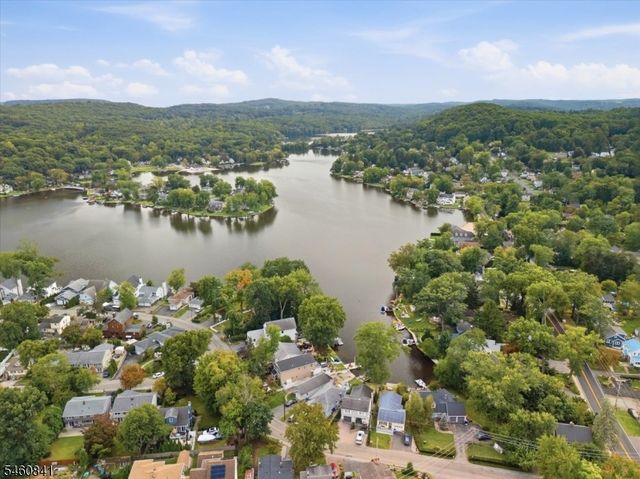 55 N Shore Rd, Denville Twp., NJ 07834