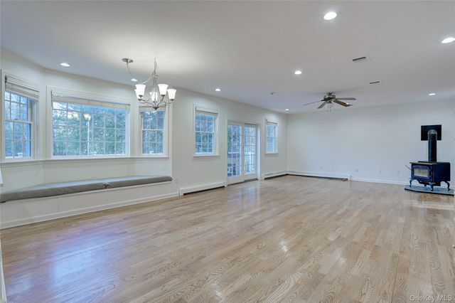 21 Mile Road, Suffern, NY 10901