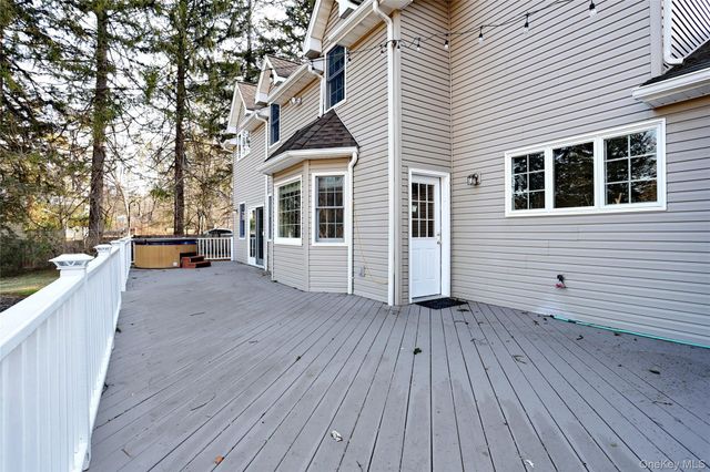 21 Mile Road, Suffern, NY 10901