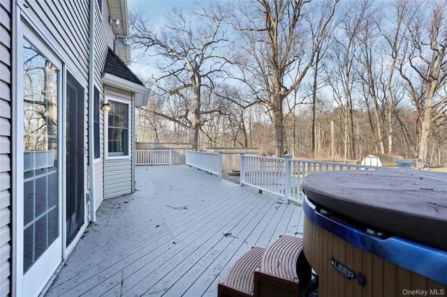 21 Mile Road, Suffern, NY 10901