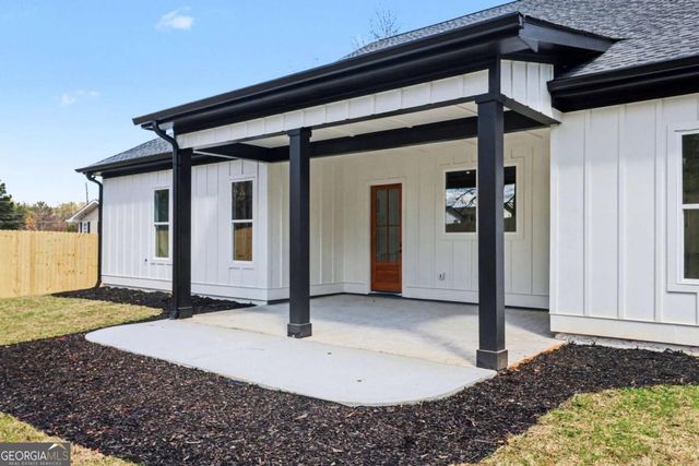 1031 Grayson Highway, Lawrenceville, GA 30045