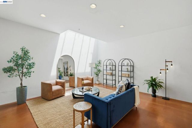 2709 10Th St D, Berkeley, CA 94710