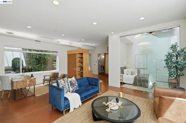 2709 10Th St D, Berkeley, CA 94710