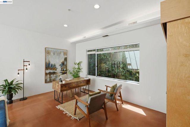 2709 10Th St D, Berkeley, CA 94710