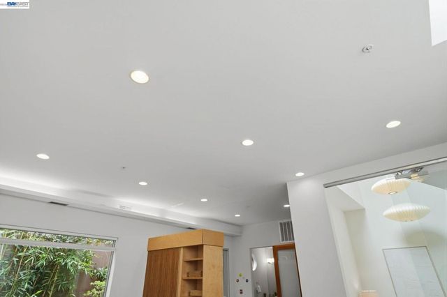2709 10Th St D, Berkeley, CA 94710