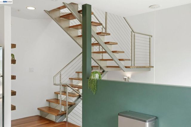 2709 10Th St D, Berkeley, CA 94710