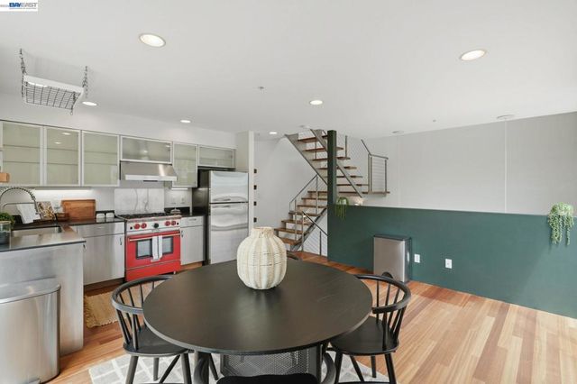 2709 10Th St D, Berkeley, CA 94710