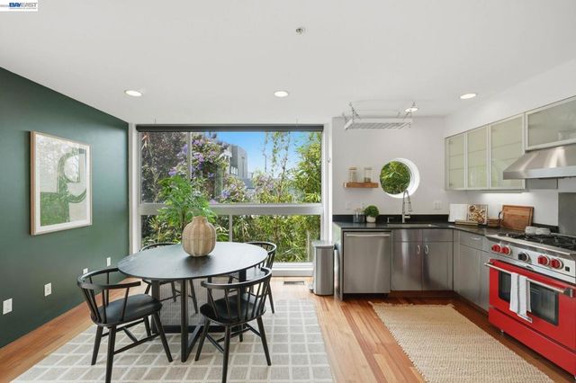 2709 10Th St D, Berkeley, CA 94710