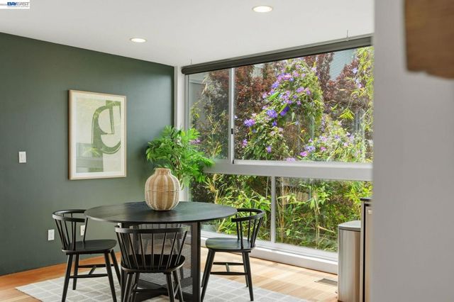 2709 10Th St D, Berkeley, CA 94710