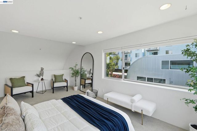 2709 10Th St D, Berkeley, CA 94710