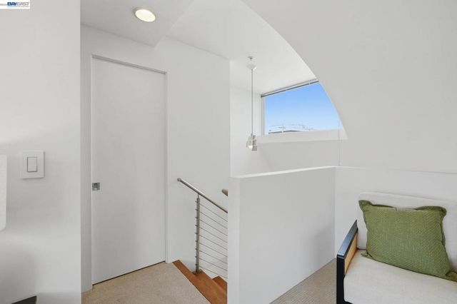 2709 10Th St D, Berkeley, CA 94710