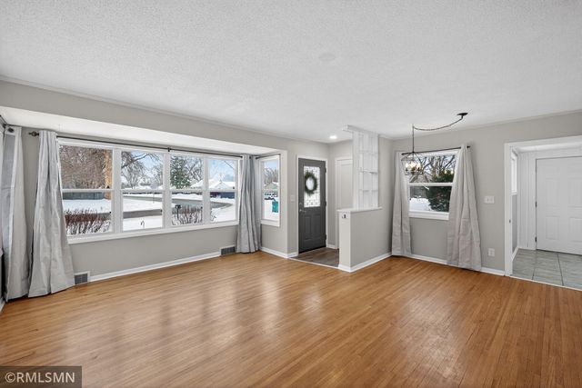 923 14th Street NE, Owatonna, MN 55060