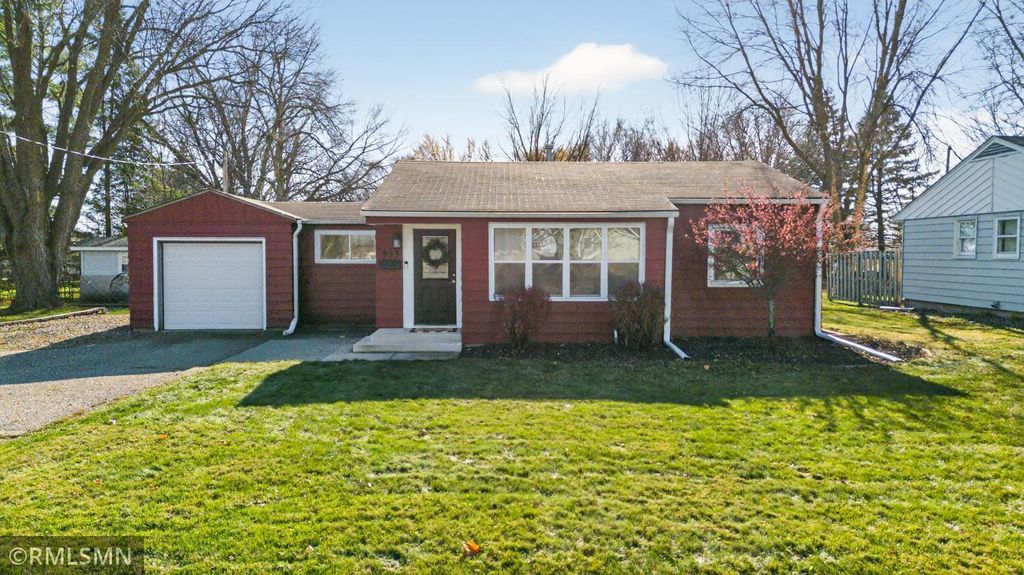 923 14th Street NE, Owatonna, MN 55060