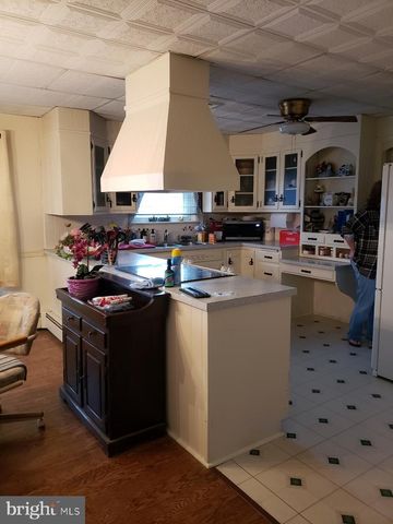 2584 SPRING VALLEY RD, Lancaster, PA 17601