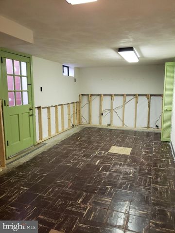 2584 SPRING VALLEY RD, Lancaster, PA 17601