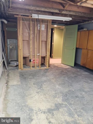 2584 SPRING VALLEY RD, Lancaster, PA 17601