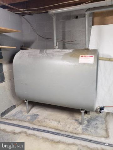 2584 SPRING VALLEY RD, Lancaster, PA 17601