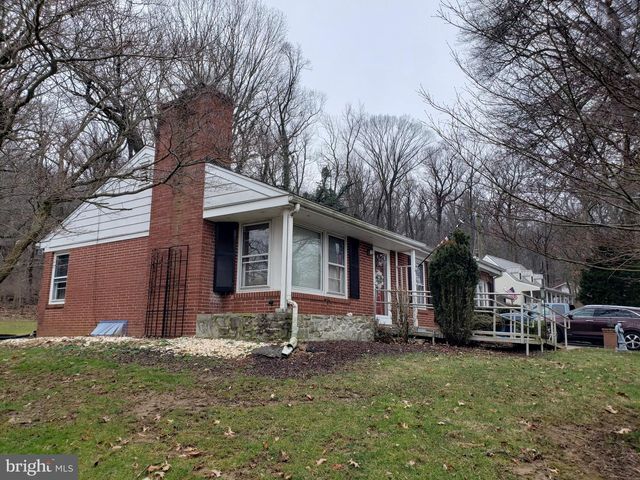 2584 SPRING VALLEY RD, Lancaster, PA 17601
