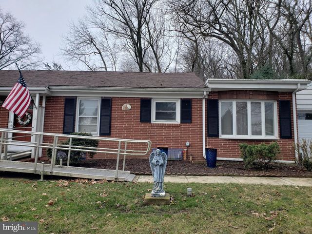 2584 SPRING VALLEY RD, Lancaster, PA 17601