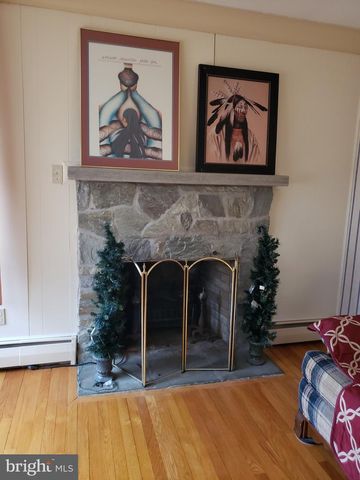 2584 SPRING VALLEY RD, Lancaster, PA 17601