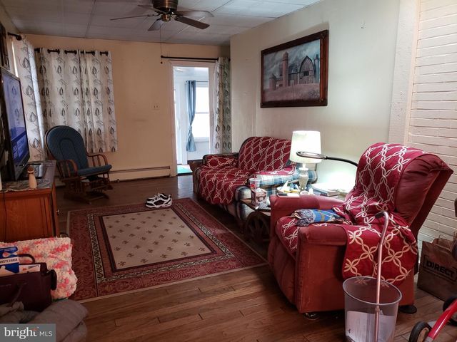 2584 SPRING VALLEY RD, Lancaster, PA 17601