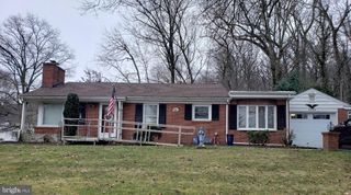2584 SPRING VALLEY RD, Lancaster, PA 17601