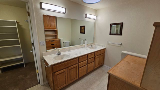 2717 SW Acres Road, Grants Pass, OR 97527