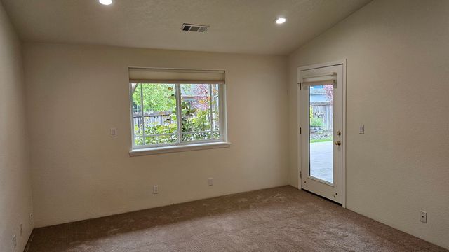 2717 SW Acres Road, Grants Pass, OR 97527