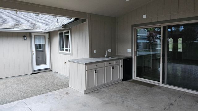 2717 SW Acres Road, Grants Pass, OR 97527