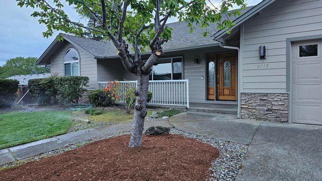 2717 SW Acres Road, Grants Pass, OR 97527