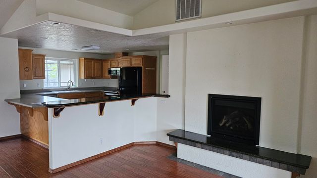 2717 SW Acres Road, Grants Pass, OR 97527