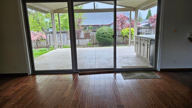 2717 SW Acres Road, Grants Pass, OR 97527