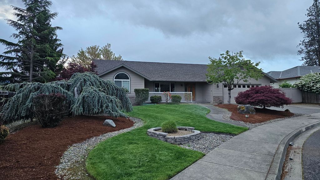 2717 SW Acres Road, Grants Pass, OR 97527